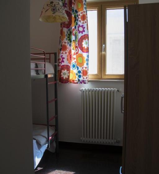 تختخواب و صبحانه Casa Domi