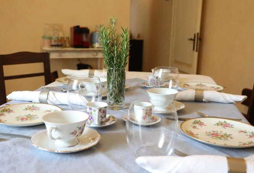 تختخواب و صبحانه Tra I Campi Di Papaveri