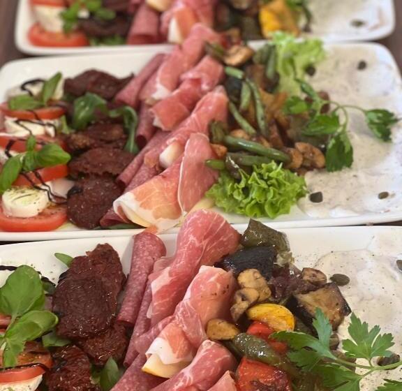 فندق Restaurant Zum Landmann