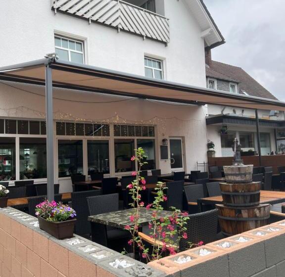 فندق Restaurant Zum Landmann