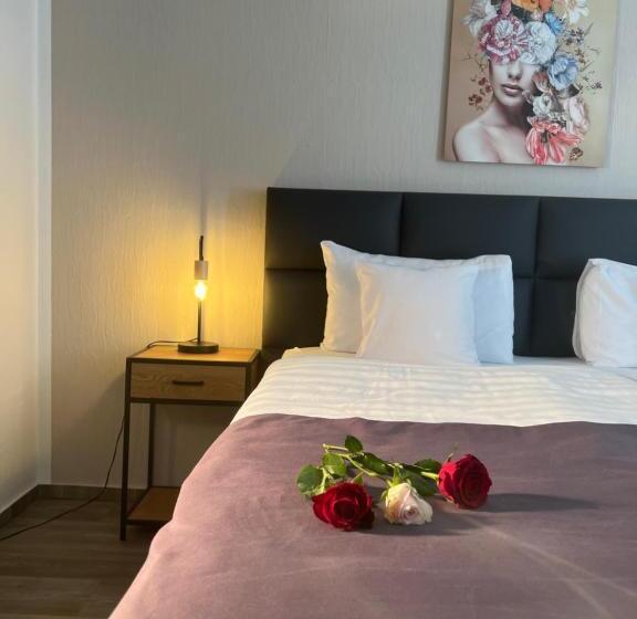 فندق Restaurant Zum Landmann