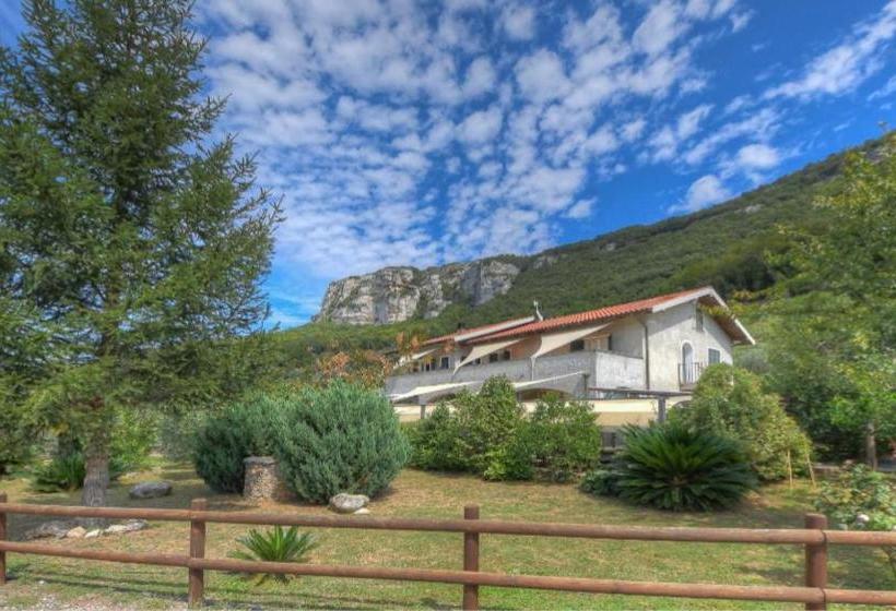 بنسيون La Sosta