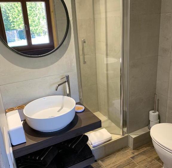 بنسيون Restaurant Gautard   Chambres D Hôtes Les Tavaillons