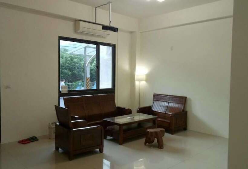 تختخواب و صبحانه Yuanshan Dahu Homestay