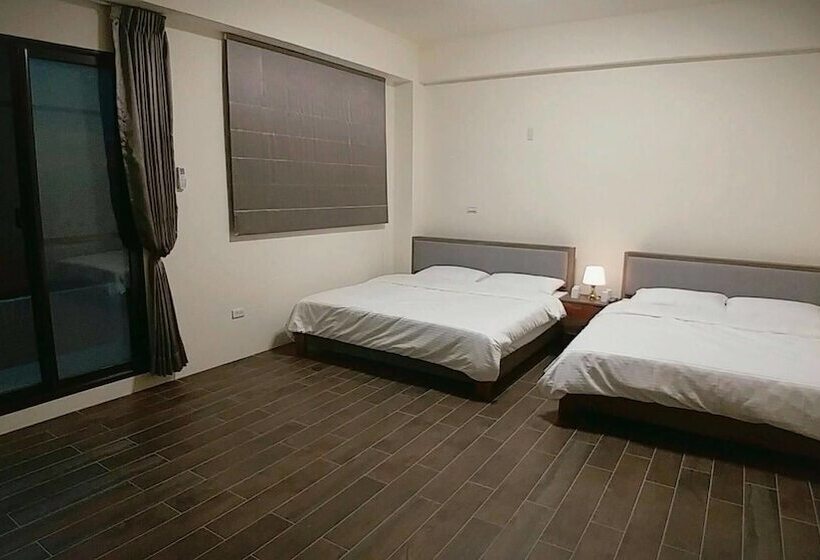 تختخواب و صبحانه Yuanshan Dahu Homestay