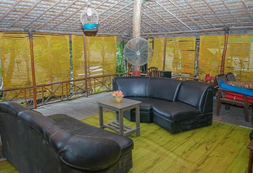 پانسیون Reddoorz Syariah Near Syamsudin Noor Airport 2