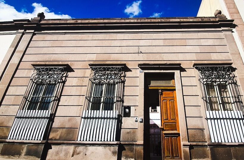 تختخواب و صبحانه Casa Tatewari