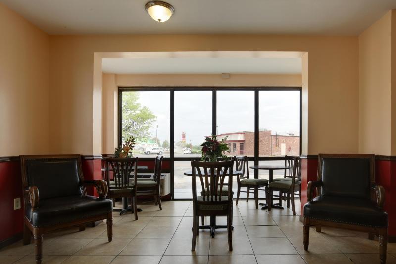 Отель Americas Best Value Inn & Suites Senatobia