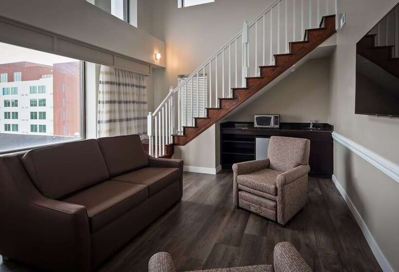 هتل Best Western Plus Coastline Inn