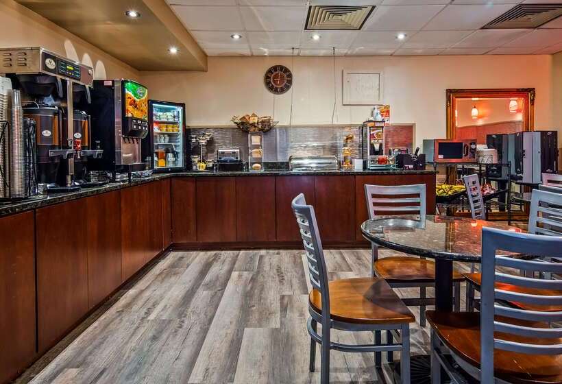 هتل Best Western Plus Coastline Inn