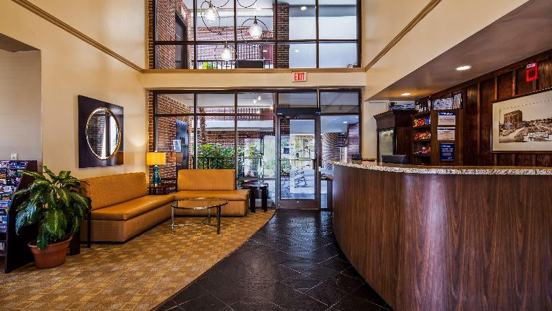 هتل Best Western Plus Coastline Inn