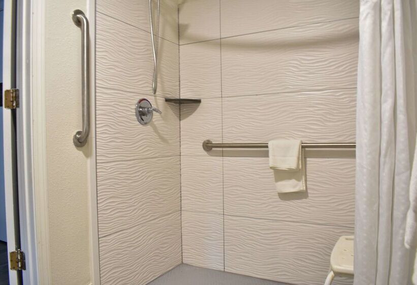 هتل Clarion Pointe Vidalia  Lyons West