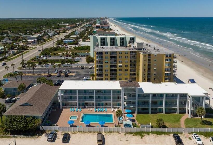 فندق Coastal Waters