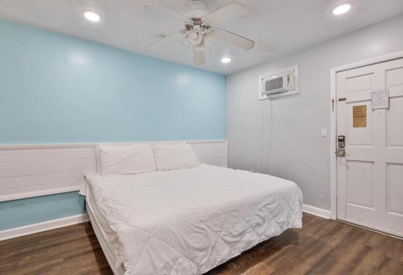 فندق Coastal Waters