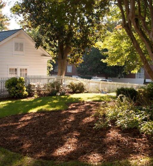 هتل Colonial Capital Bed & Breakfast