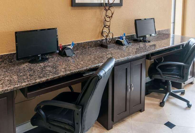 فندق Comfort Inn North Conroe