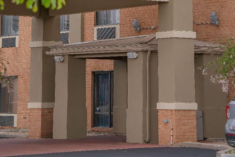 בית מלון כפרי Comfort Inn Huntington Near University