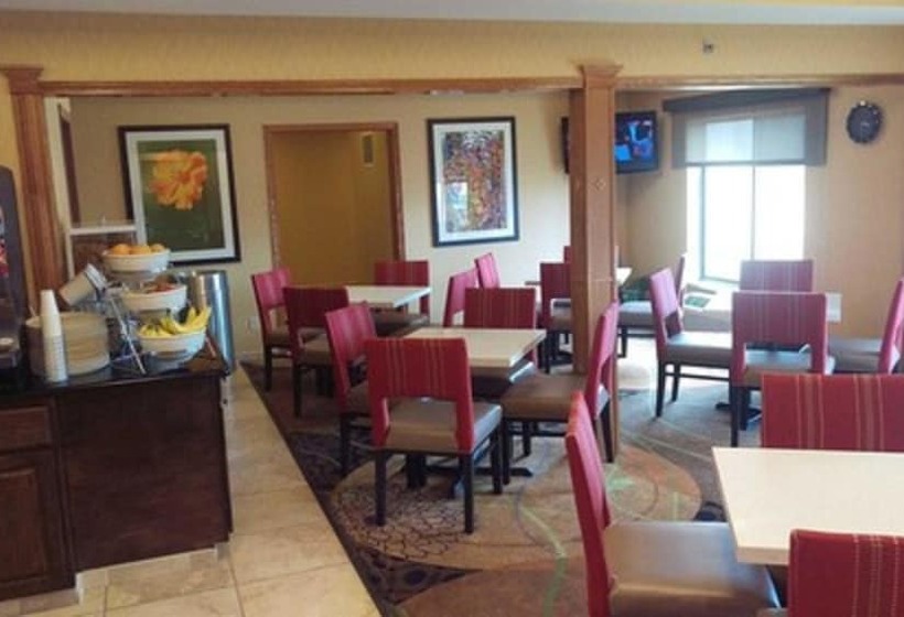 בית מלון כפרי Comfort Inn Huntington Near University