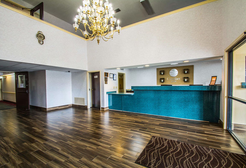 هتل Super 8 By Wyndham Montgomery I65