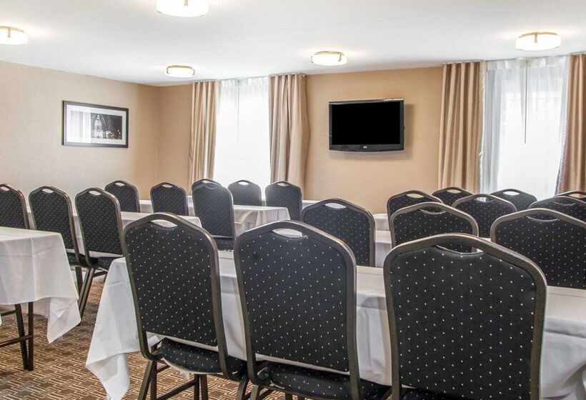 هتل Comfort Inn St. Louis  Westport Event Center