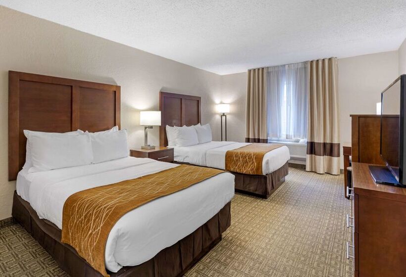 هتل Comfort Inn St. Louis  Westport Event Center