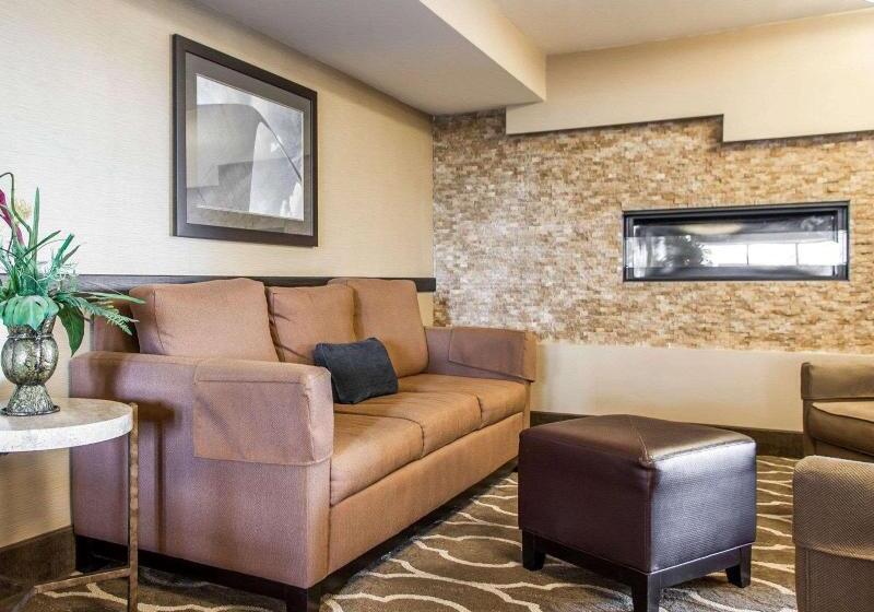 هتل Comfort Inn St. Louis  Westport Event Center