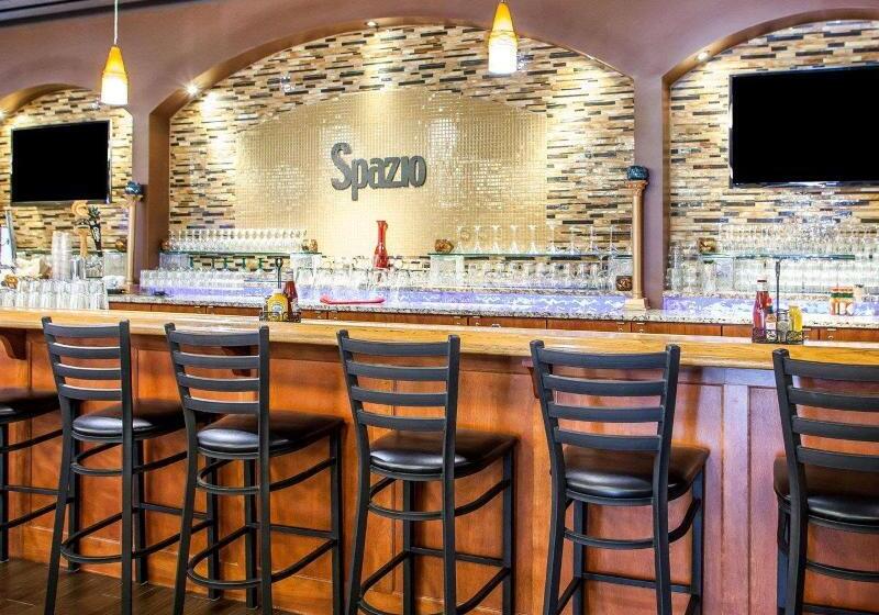 هتل Comfort Inn St. Louis  Westport Event Center