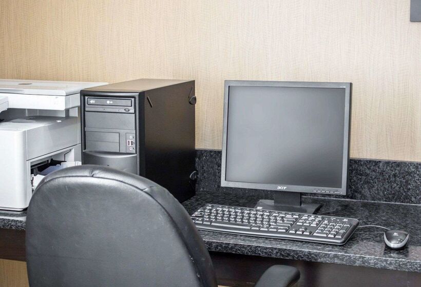 ホテル Comfort Inn & Suites Fuquay Varina