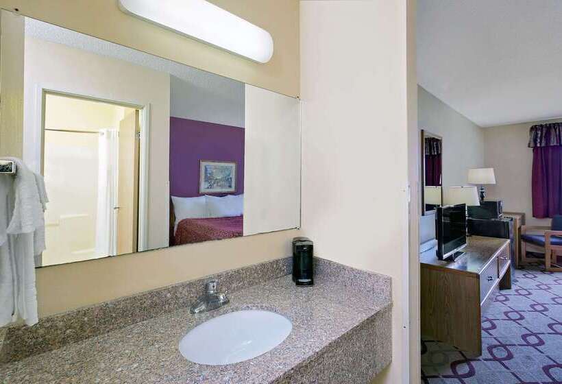 هتل Days Inn By Wyndham North Sioux City