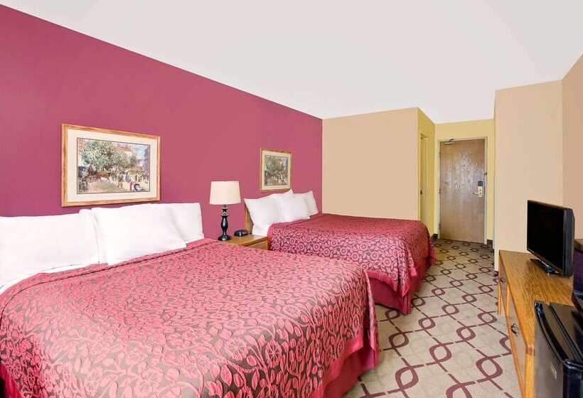 هتل Days Inn By Wyndham North Sioux City