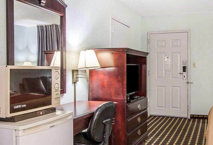 هتل Econo Lodge Inn & Suites I20, Exit 73