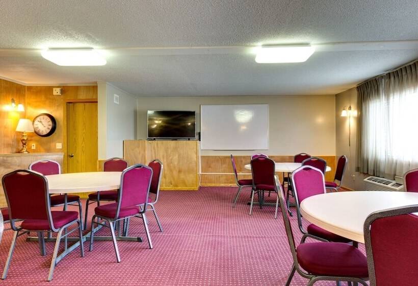 فندق Fireside Inn And Suites