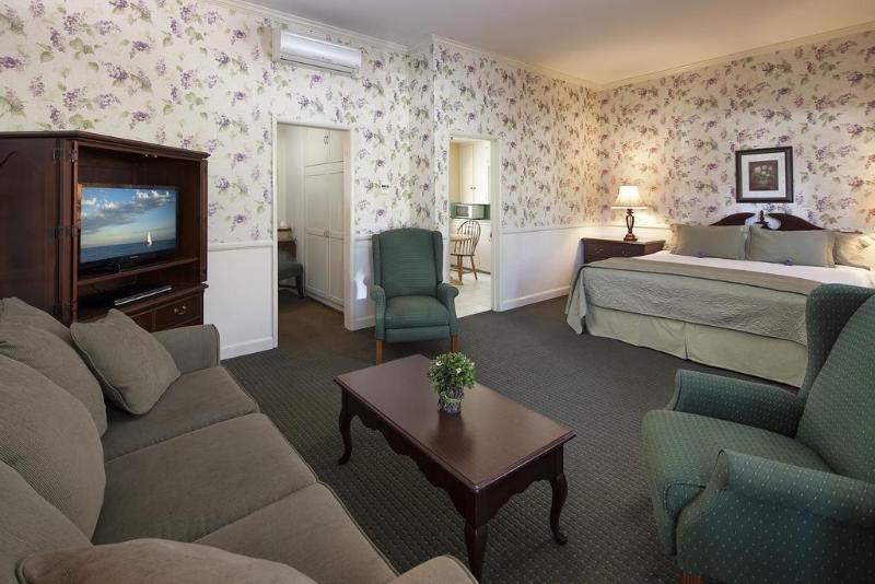 Hotel Lavender Inn By The Sea