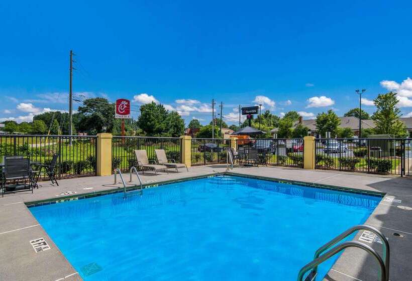 هتل Quality Inn & Suites Canton, Ga
