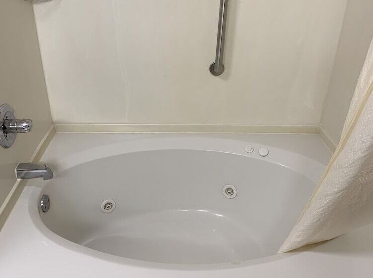 هتل Quality Inn & Suites Canton, Ga