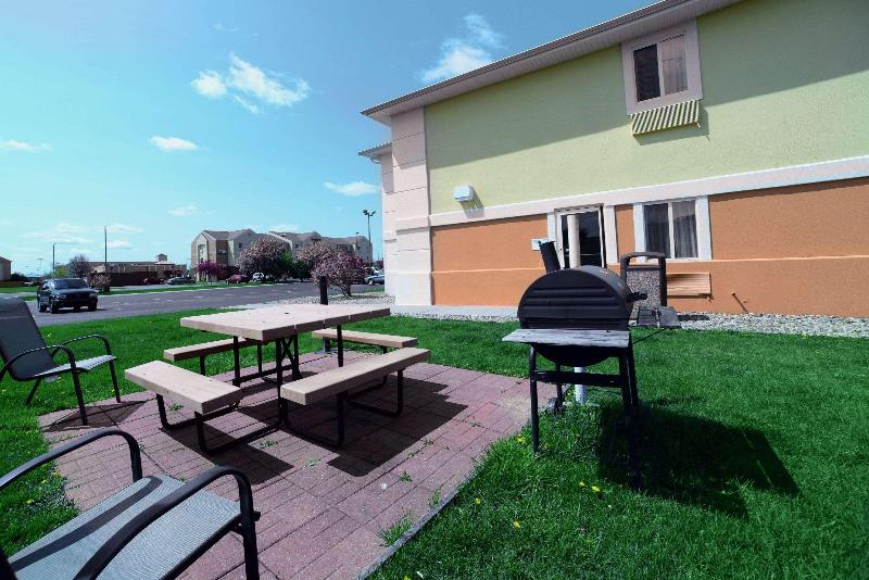 هتل Quality Inn & Suites Springfield Southwest Near I 72