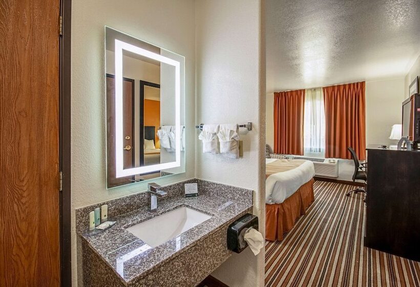 هتل Quality Inn