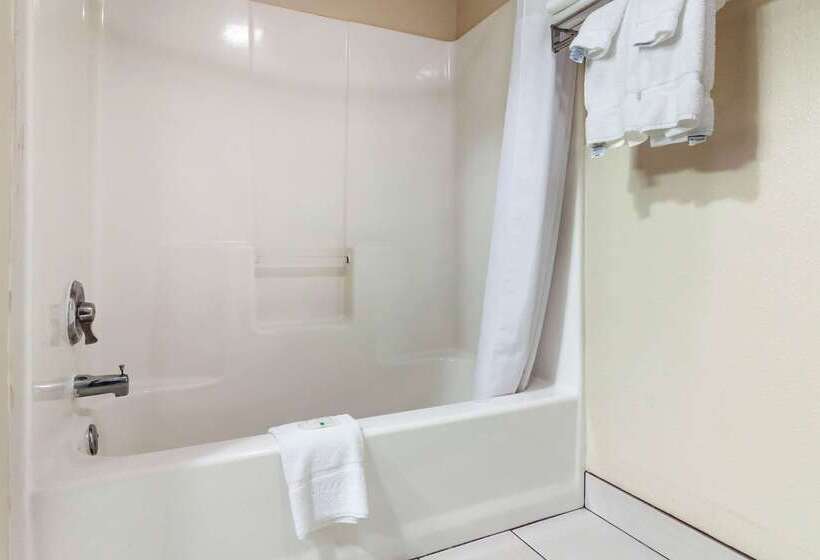 فندق Quality Inn Hays I70