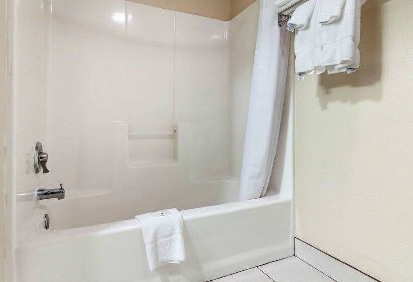 فندق Quality Inn Hays I70