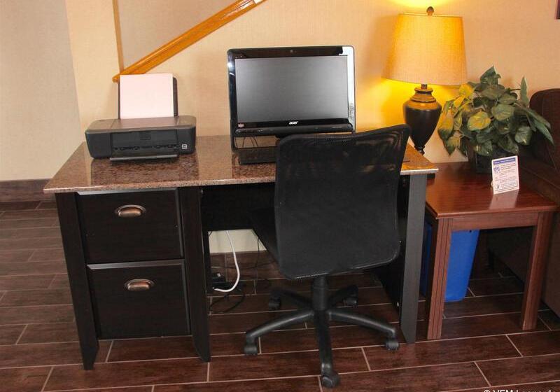 فندق Quality Inn Hays I70