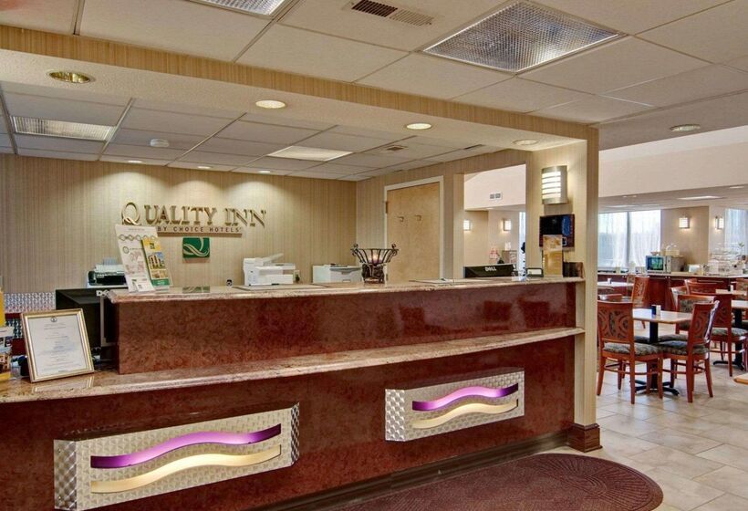 هتل Quality Inn Salem  I81