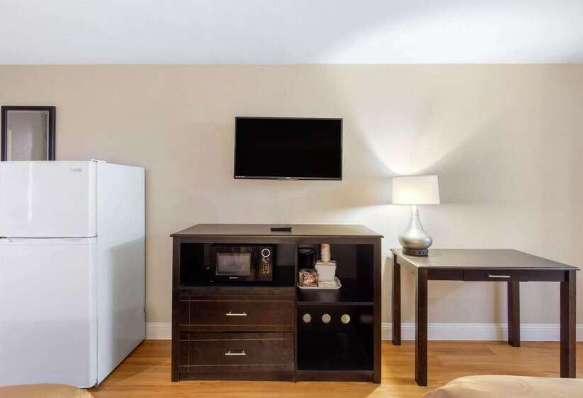 בית מלון כפרי Quality Inn & Suites Port Arthur  Nederland