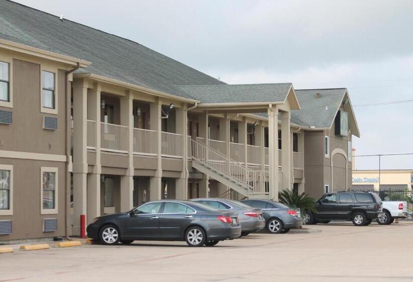 בית מלון כפרי Quality Inn & Suites Port Arthur  Nederland