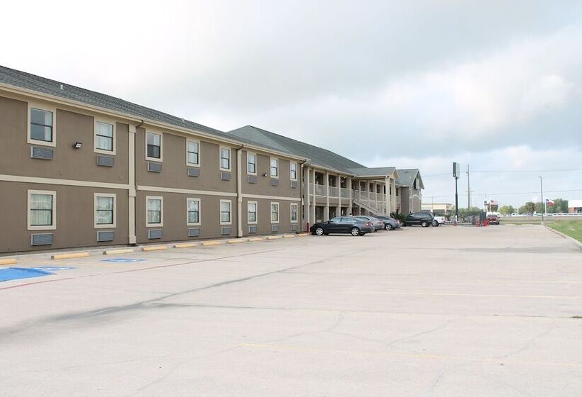 בית מלון כפרי Quality Inn & Suites Port Arthur  Nederland