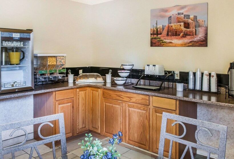 فندق Rodeway Inn