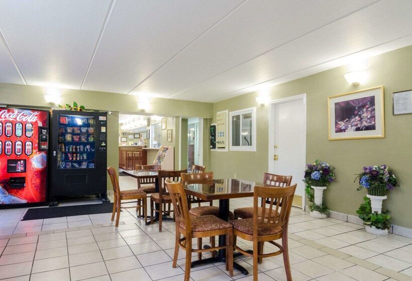 فندق Rodeway Inn Norcross