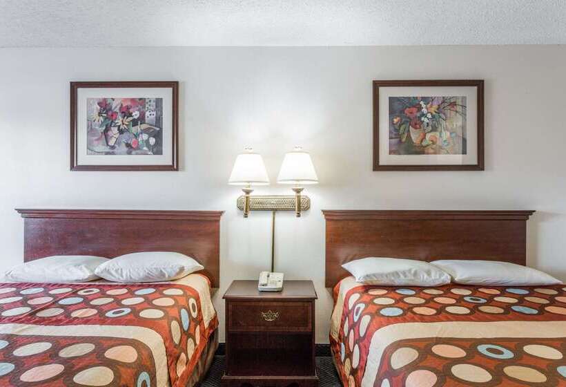 فندق Super 8 By Wyndham Slidell