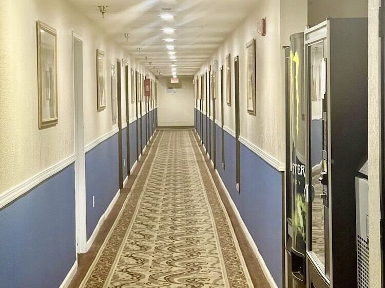 בית מלון כפרי Travelodge By Wyndham Junction City