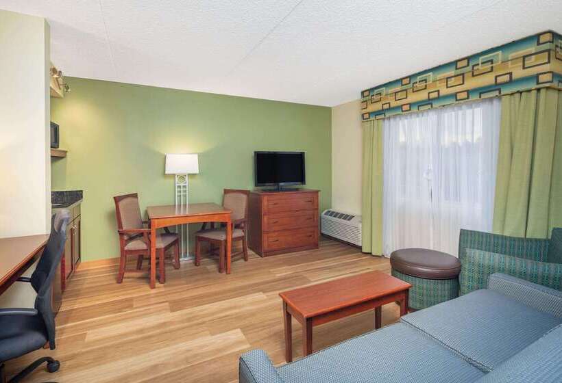 هتل Wingate By Wyndham Valdosta/moody Afb