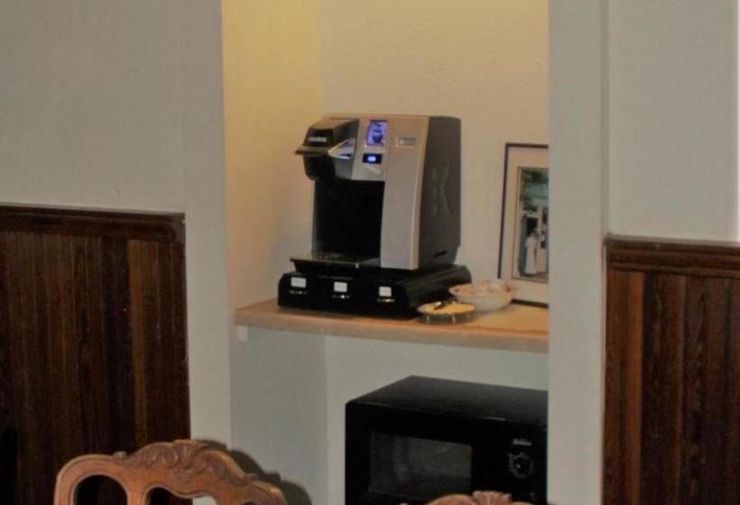 민박 Veranda Historic Inn